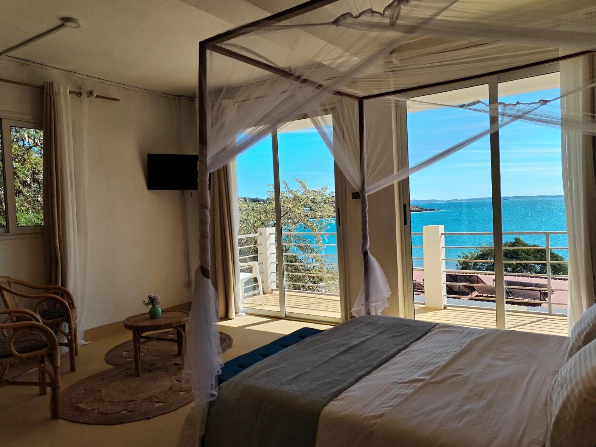 Hotel Riziky Antsiranana ภายนอก รูปภาพ